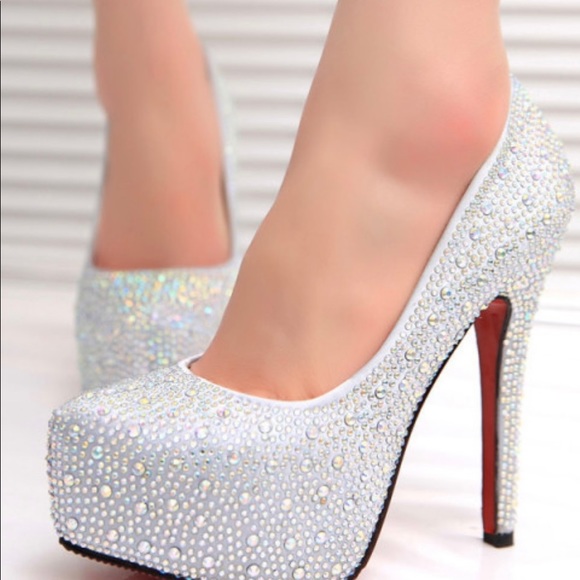NEW Silver Rhinestone Pump - Picture 8 of 9